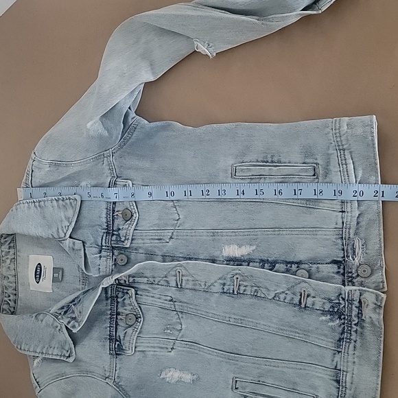 Old Navy Women's Distressed 100% Cotton Denim Jean Jacket. Size XS, EUC - Picture 7 of 7